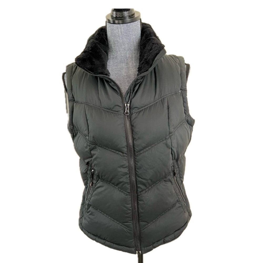 Columbia Down Black Vest with Faux Fur Collar